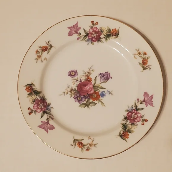 Harmony House Dresdania Plates - Picture 11 of 16